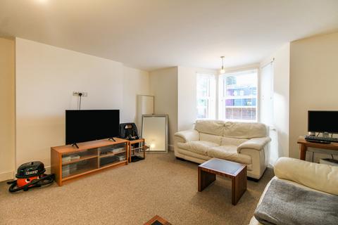 1 bedroom maisonette to rent, Amelia Court, Farnborough, Hampshire, GU14