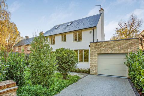 6 bedroom detached house to rent, Ham Farm Road, Richmond, TW10