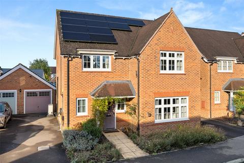 4 bedroom detached house for sale, Kingfisher Chase, Berkshire RG12