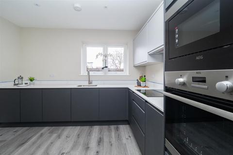81 Beulah Road, Sutton, SM1 2QG