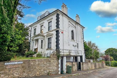 3 bedroom flat for sale, Spencer Road, Ryde, PO33 3AD