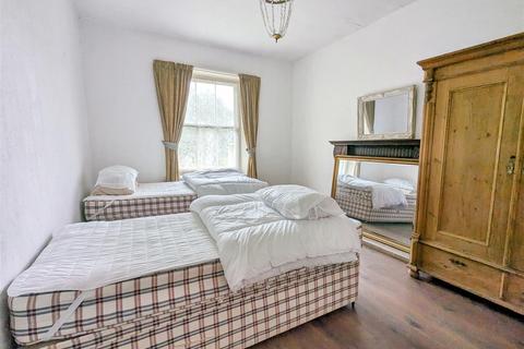 3 bedroom flat for sale, Spencer Road, Ryde, PO33 3AD