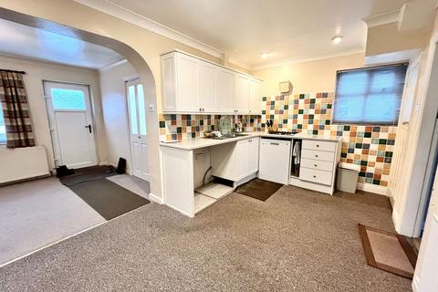 2 bedroom semi-detached house to rent, Oatlands Drive, Otley LS21