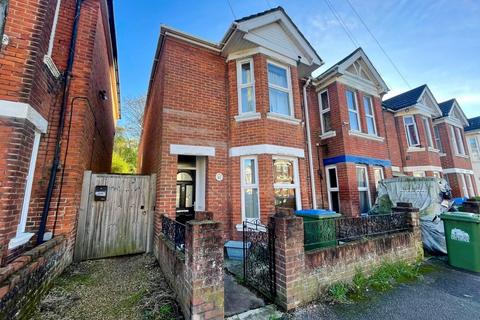 3 bedroom end of terrace house for sale, Malmesbury Road, Southampton SO15