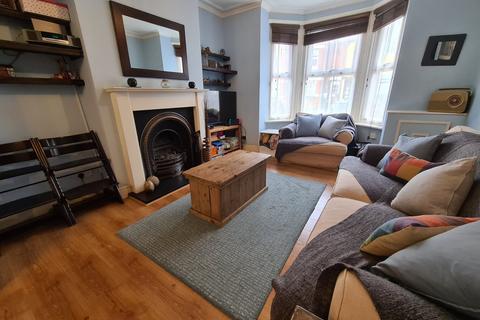 3 bedroom end of terrace house for sale, Malmesbury Road, Southampton SO15