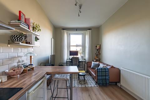 35/13 Buchanan Street, Edinburgh, EH6 8RB