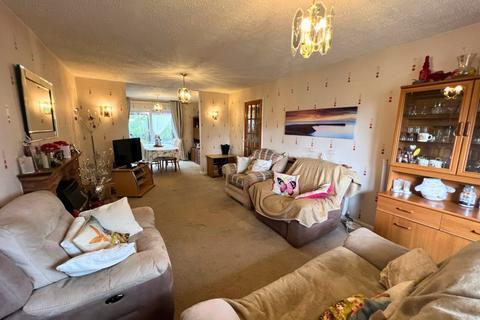 4 bedroom detached house for sale, Grafton Drive, Wigston, LE18