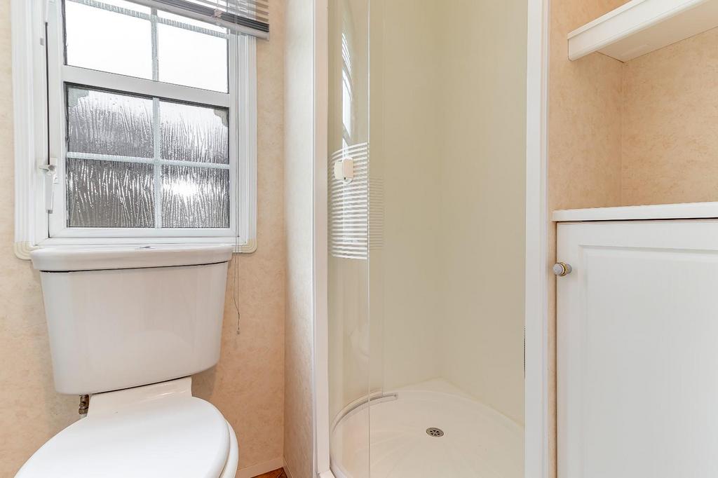 Shower Room.jpg