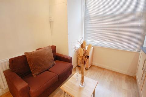 Studio to rent, Devonshire Terrace, London W2