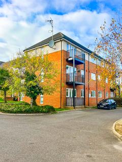 2 bedroom flat to rent, Ham Court, Romford RM2