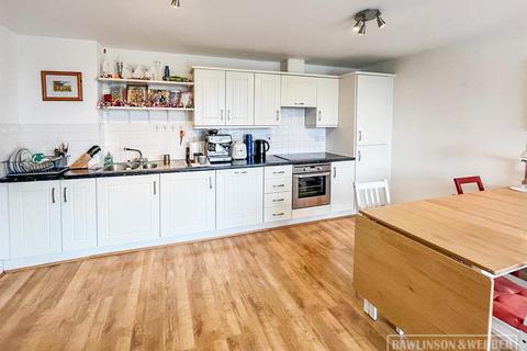 2 bedroom apartment for sale, Aits View, West Molesey KT8