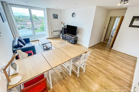 2 bedroom apartment for sale, Aits View, West Molesey KT8