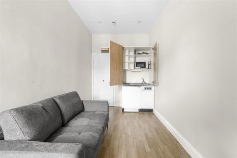 1 bedroom flat to rent, Southwell Gardens, London SW7