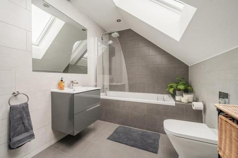 27a Cotmore Gardens, Thame, OX9 3LZ