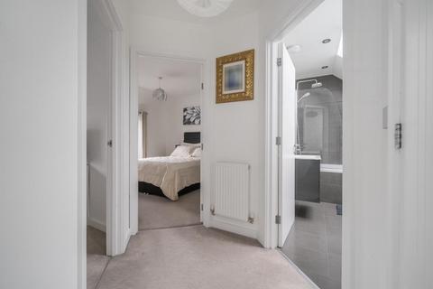 27a Cotmore Gardens, Thame, OX9 3LZ