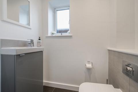 27a Cotmore Gardens, Thame, OX9 3LZ
