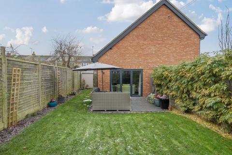 27a Cotmore Gardens, Thame, OX9 3LZ