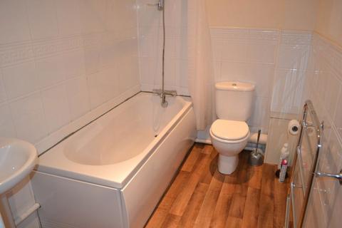 2 bedroom apartment to rent, Sugarmill Square, Eccles New Rd, Salford M5 5EB