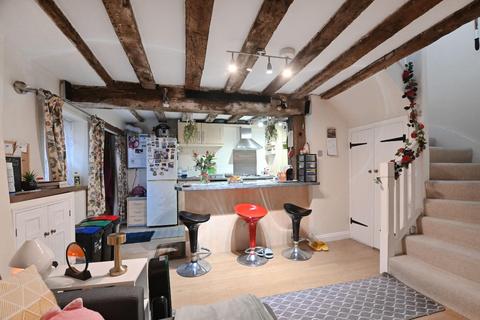 2 bedroom barn conversion for sale, Market Place, Fairford