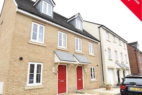 3 bedroom semi-detached house to rent, Mulberry Crescent, Bristol BS37