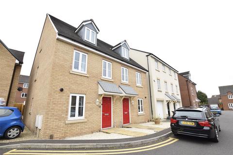 3 bedroom semi-detached house to rent, Mulberry Crescent, Bristol BS37