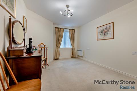 1 bedroom apartment for sale, Farringford Court, Avenue Road, Lymington, Hampshire, SO41 9PA