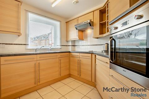 1 bedroom apartment for sale, Farringford Court, Avenue Road, Lymington, Hampshire, SO41 9PA