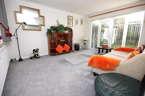 39 Fairview Drive, Broadstone, BH18 9AR