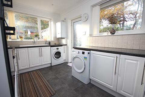 39 Fairview Drive, Broadstone, BH18 9AR