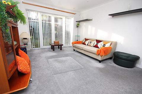 39 Fairview Drive, Broadstone, BH18 9AR