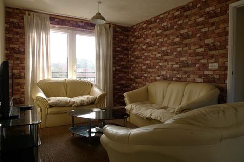 2 bedroom flat to rent, Trinity Street