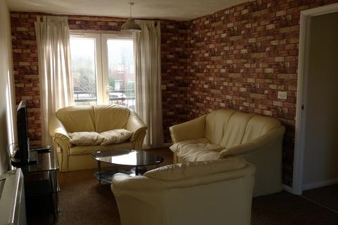 2 bedroom flat to rent, Trinity Street