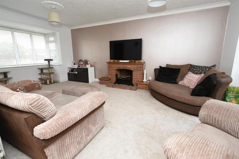 4 bedroom detached house for sale, Pennial Road, Canvey Island SS8