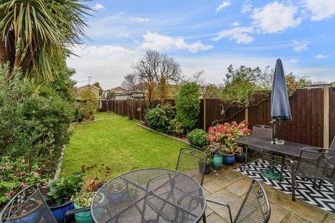 3 bedroom end of terrace house for sale, Stoneleigh Avenue, Worcester Park