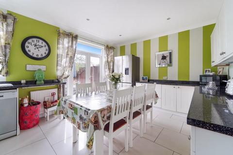 3 bedroom end of terrace house for sale, Stoneleigh Avenue, Worcester Park