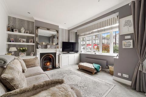 21 Stoneleigh Avenue, Worcester Park, KT4 8XX