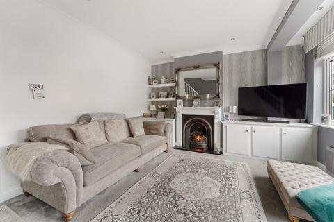21 Stoneleigh Avenue, Worcester Park, KT4 8XX