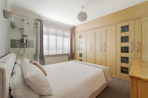 21 Stoneleigh Avenue, Worcester Park, KT4 8XX