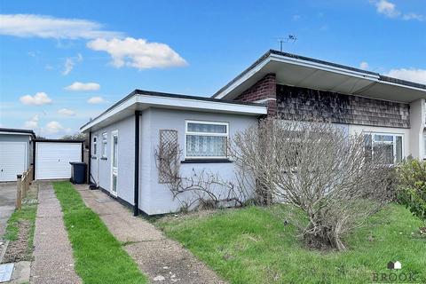 2 bedroom bungalow for sale, Sunset Close, Pevensey BN24