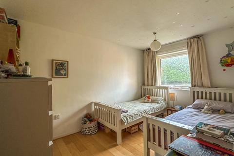 9 Grain Close, Great Shelford, Cambridge, CB22 5AR