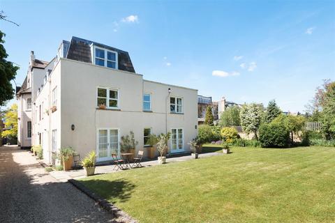 1 bedroom flat for sale, Castelnau, Barnes, London, SW13