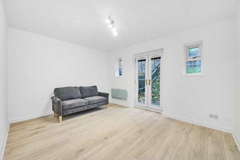 1 bedroom flat to rent, Athol Square, London E14