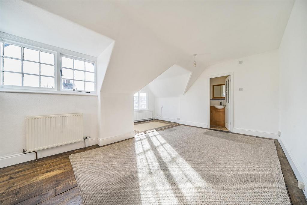Bedroom 1 h.jpg