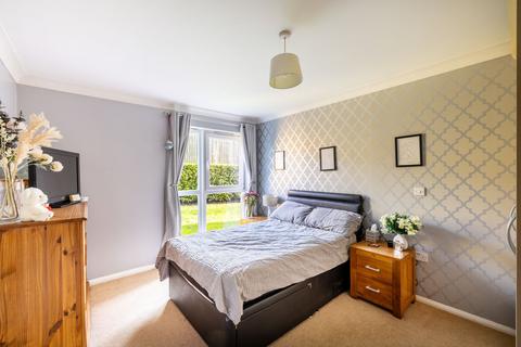 1 bedroom flat for sale, Nicholls Close, Caterham, CR3