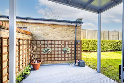 1 Nicholls Close, Caterham, CR3 5XP