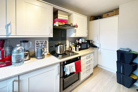 2 bedroom terraced house to rent, Beaconsfield Close, London, W4