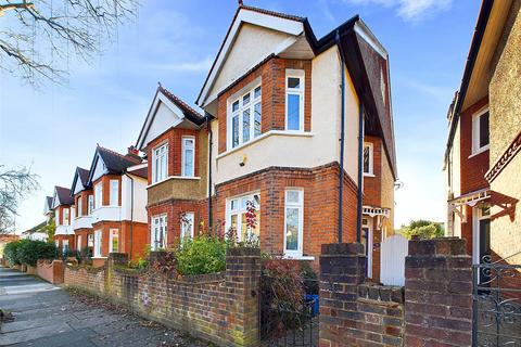 4 bedroom semi-detached house to rent, Chudleigh Road, Twickenham