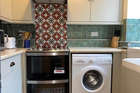 1 bedroom house to rent, Eyre Place, ,