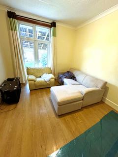 4 bedroom terraced house to rent, Wellwood Road, Ilford IG3