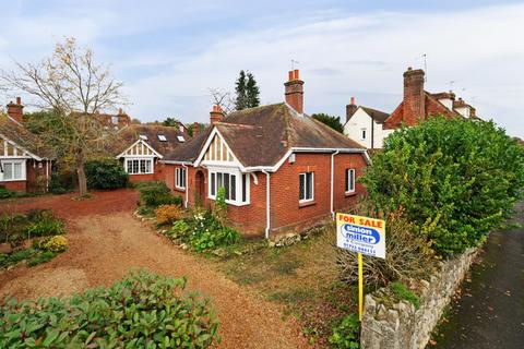 2 bedroom detached bungalow for sale, Church Street, Teston, Maidstone